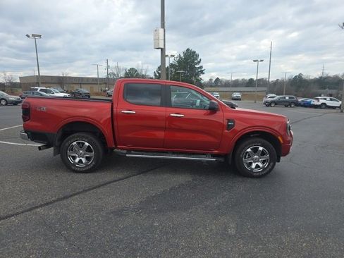Used 2024 Ford Ranger XLT w/ FX4 Off-Road Package image 2