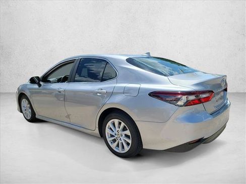 Used 2021 Toyota Camry LE FWD image 7