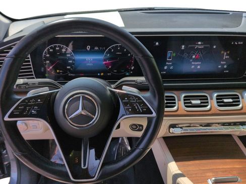 Used 2025 Mercedes-Benz GLE 350 4MATIC w/ AMG Line Exterior image 15
