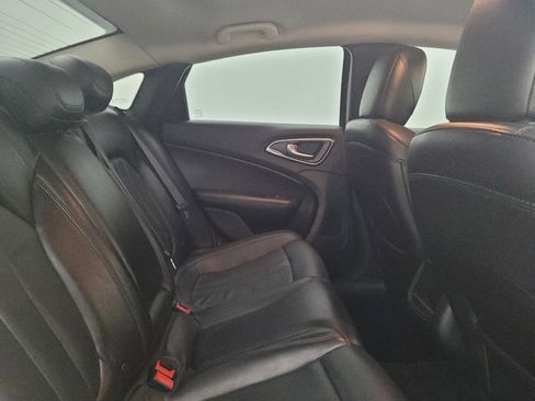 Used 2016 Chrysler 200 Limited Platinum image 19