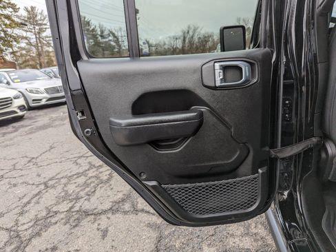 Used 2022 Jeep Gladiator Sport image 37