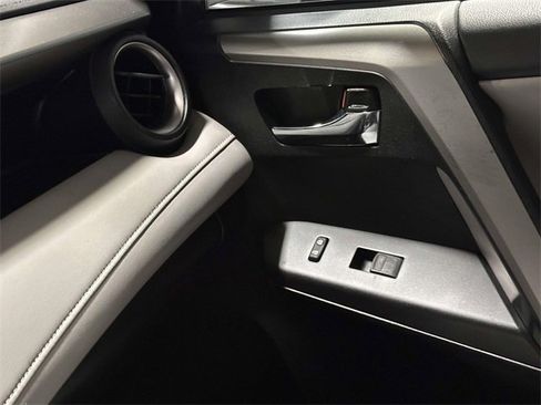 Used 2018 Toyota RAV4 XLE image 27