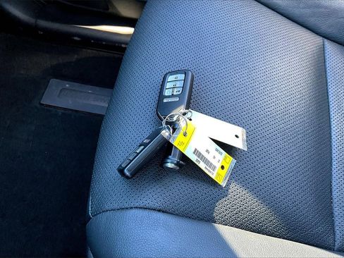 Used 2022 Honda Pilot Elite image 33