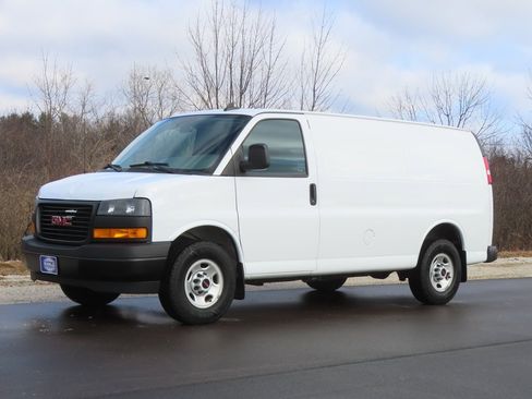 Used 2023 GMC Savana 2500 w/ Driver Convenience Package image 28