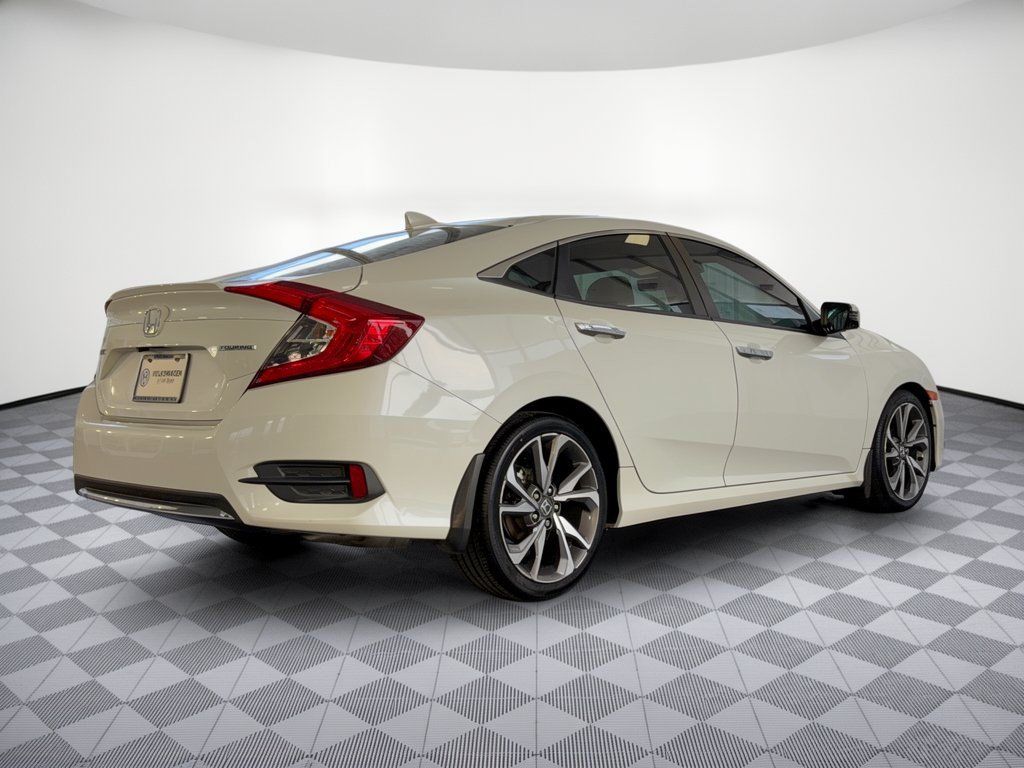 Used 2019 Honda Civic Touring image 9