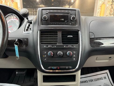 Used 2012 Dodge Grand Caravan American Value Package image 26