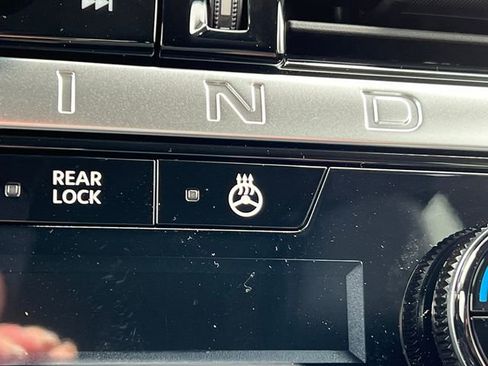 New 2026 Nissan Pathfinder SL image 26