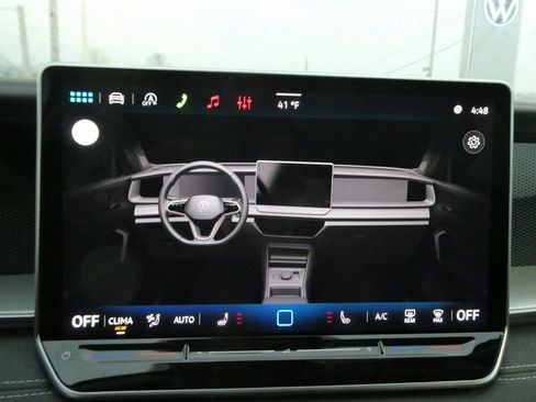 New 2026 Volkswagen Tiguan SE image 24