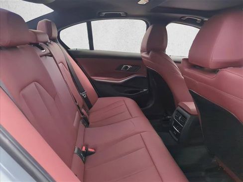 Used 2025 BMW 330i Sedan w/ M Sport Package image 18