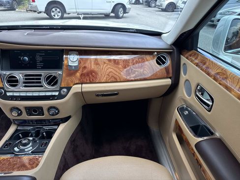 Used 2012 Rolls-Royce Ghost RWD image 26