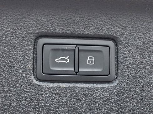 Used 2025 Audi Q7 3.0T Premium Plus image 33