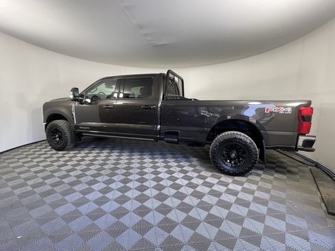 Used 2025 Ford F350 Lariat w/ Lariat Ultimate Package AWD/4WD image 2