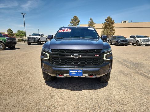 Used 2023 Chevrolet Tahoe Z71 w/ Luxury Package image 2