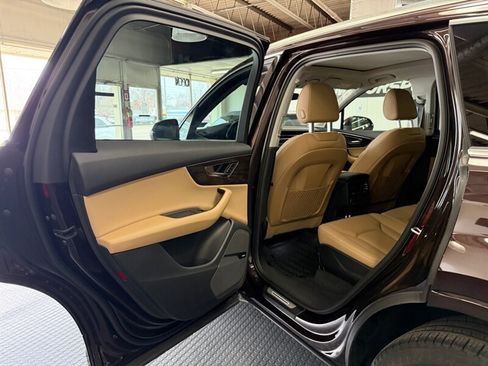 Used 2020 Audi Q7 3.0T Premium Plus w/ Premium Plus Package image 43