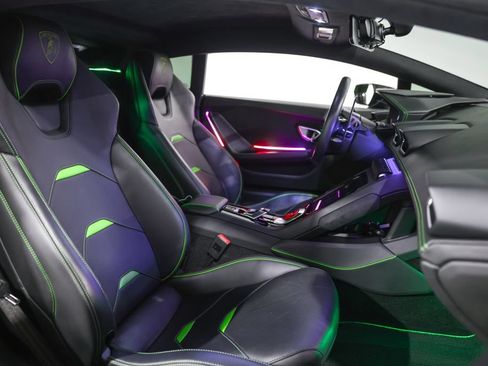 Used 2021 Lamborghini Huracan EVO RWD image 29