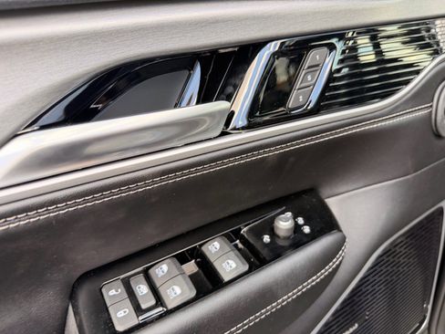 New 2026 Jeep Grand Wagoneer Limited AWD/4WD image 10
