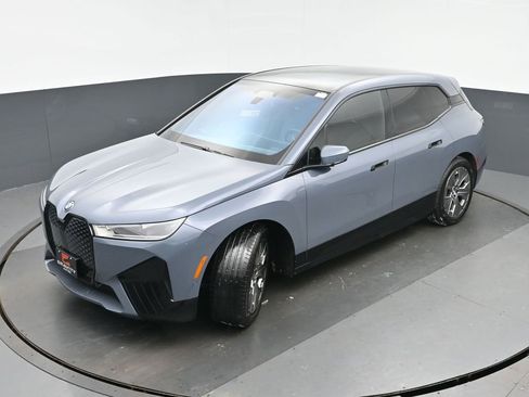 Used 2023 BMW iX xDrive50 w/ Ultimate Package 2 image 33