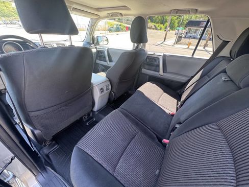 Used 2013 Toyota 4Runner SR5 w/ Convenience Pkg AWD/4WD image 10
