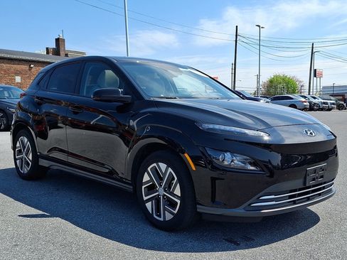 Certified 2023 Hyundai Kona SEL w/ Cargo Package FWD image 3