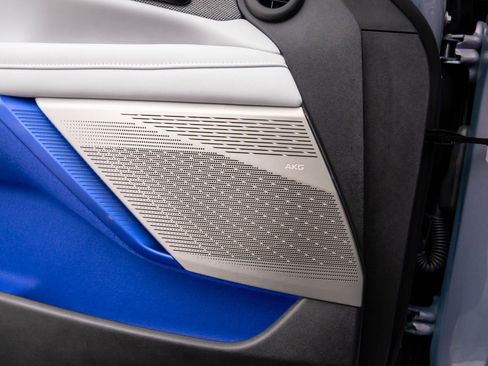 New 2026 Cadillac Optiq Luxury 1 image 21