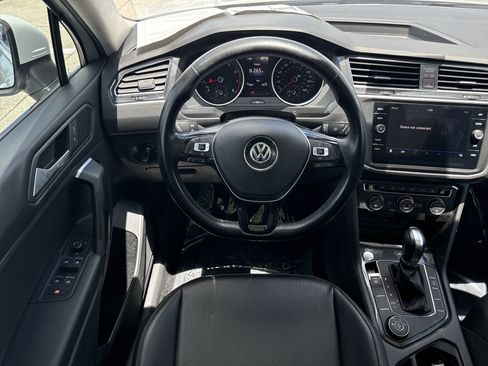 Used 2019 Volkswagen Tiguan SE w/ Panoramic Sunroof Package AWD/4WD image 13