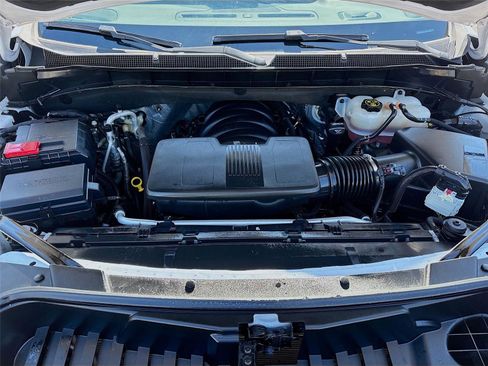 Used 2023 Chevrolet Suburban Premier image 30