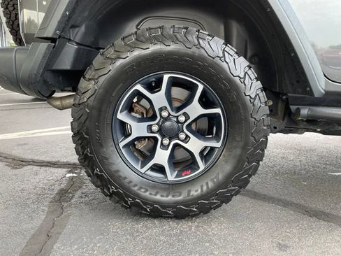 Used 2018 Jeep Wrangler Unlimited Rubicon AWD/4WD image 35