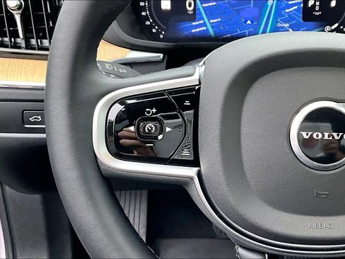 Used 2026 Volvo XC60 B5 Ultra w/ Climate Package image 21