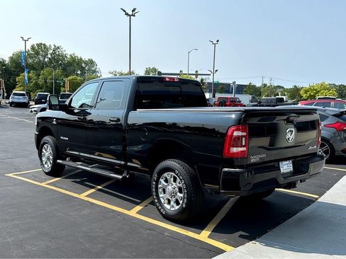 Used 2024 RAM 2500 Laramie AWD/4WD image 11