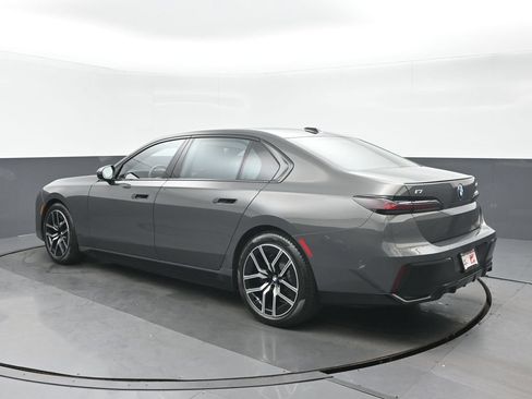 Used 2023 BMW i7 xDrive60 AWD/4WD image 5