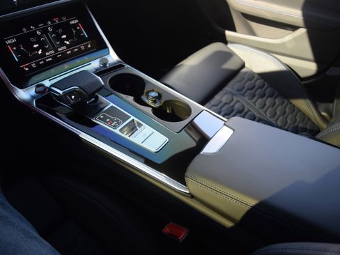 Used 2025 Audi RS 7 Performance image 12