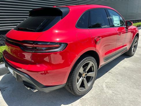 Used 2026 Porsche Macan AWD/4WD image 9