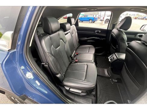 Used 2024 Kia Sorento S w/ Panoramic Sunroof Package FWD image 28