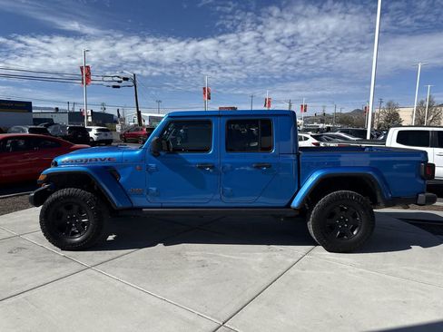 Used 2022 Jeep Gladiator Mojave AWD/4WD image 3