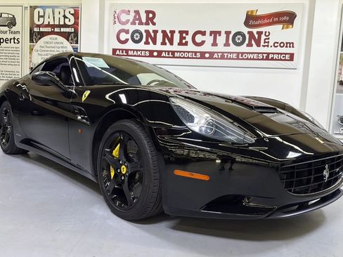 Used 2010 Ferrari California image 11