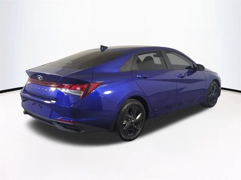 Used 2022 Hyundai Elantra SEL FWD image 5