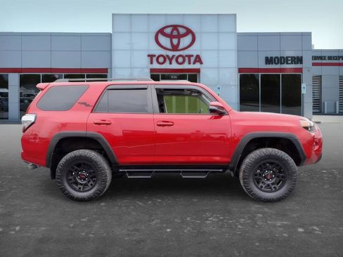 Used 2021 Toyota 4Runner TRD Off-Road Premium w/ Moonroof Package AWD/4WD image 7