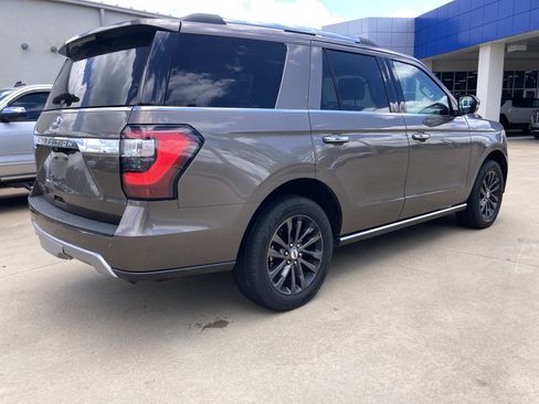 Used 2019 Ford Expedition Limited w/ Equipment Group 301A RWD image 2
