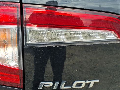 Used 2019 Honda Pilot LX image 10