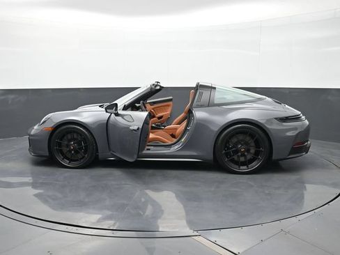 Certified 2026 Porsche 911 Targa 4 GTS AWD/4WD image 25