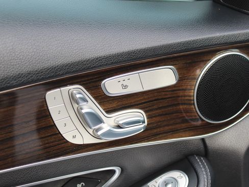 Used 2017 Mercedes-Benz C 300 4MATIC Sedan image 24