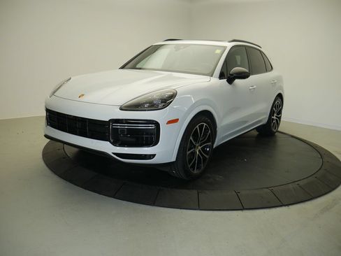 Certified 2023 Porsche Cayenne Turbo AWD/4WD image 1