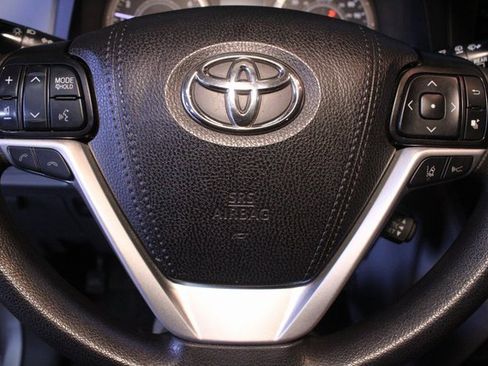 Used 2019 Toyota Sienna LE image 22