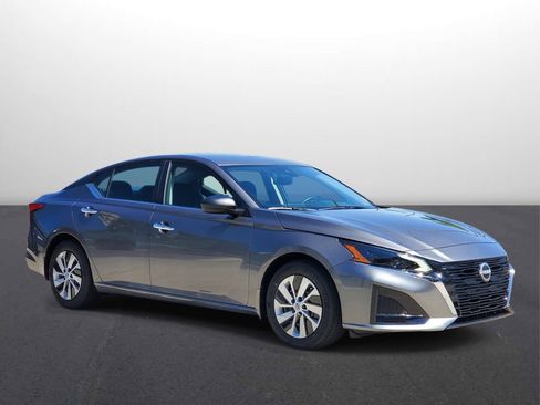 Certified 2025 Nissan Altima 2.5 S image 1