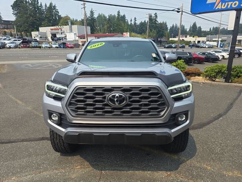 Used 2020 Toyota Tacoma TRD Off-Road w/ TRD Premium Off Road Package AWD/4WD image 2