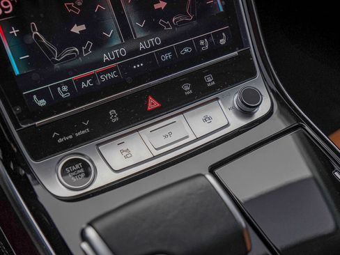 Certified 2024 Audi A8 L 3.0T image 18