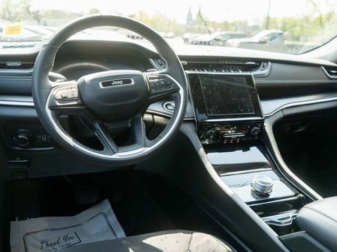Used 2023 Jeep Grand Cherokee Laredo w/ Luxury Tech Group I AWD/4WD image 14