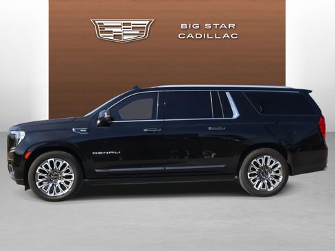 Used 2023 GMC Yukon XL Denali Ultimate image 2
