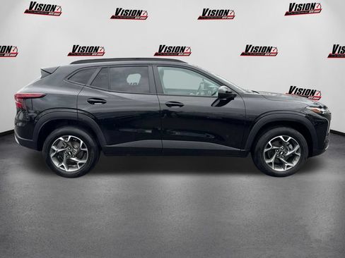 Used 2024 Chevrolet Trax LT FWD image 4