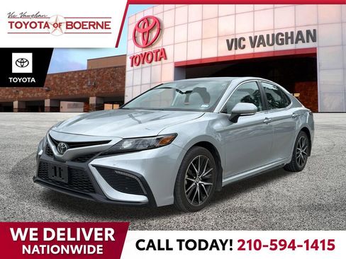 Used 2024 Toyota Camry SE FWD image 1